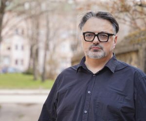 09.03.2023., Banja Luka, Bosna i Hercegovina - Aleksandar Trifunovic, urednik i novinar portala Buka iz Banja Luke, jedan je od dva novinara iz Banja Luke kojima su sinoc osteceni automobili nakon sto je Milorad Dodik najavio kriminalizaciju klevete izmjenama kaznenog zakona RS. Photo: Dejan Rakita/PIXSELL