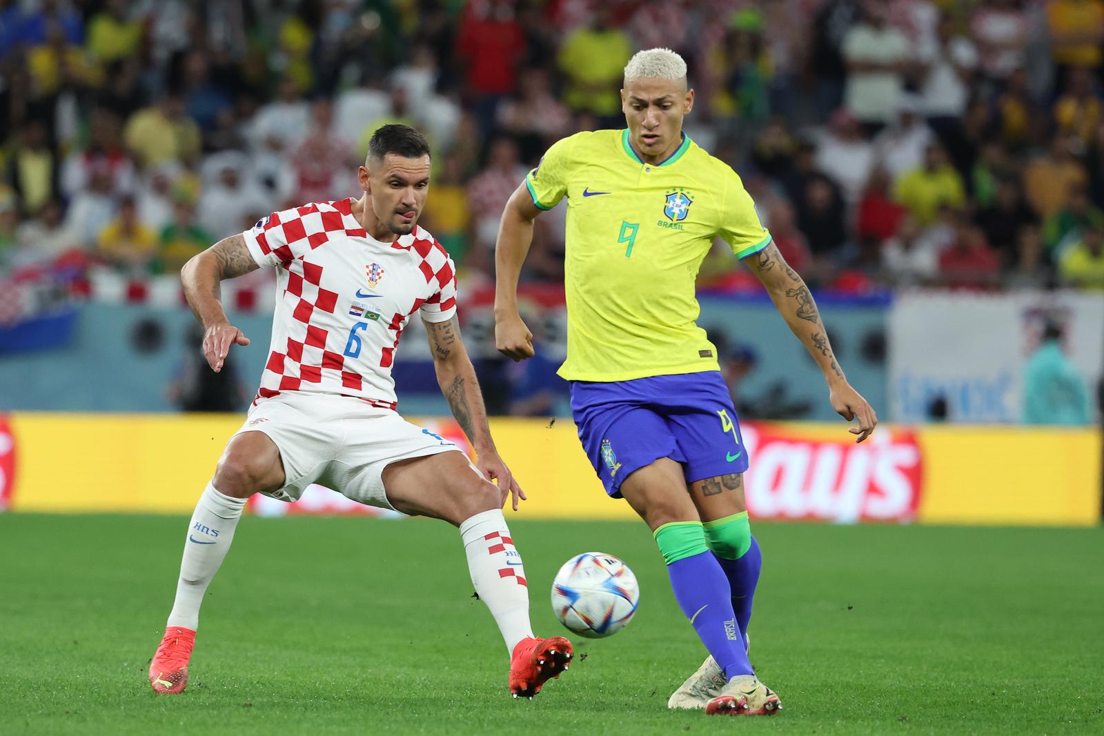 09.12.2022., stadion Education City, Al Rayyan, Katar - FIFA Svjetsko prvenstvo, cetvrtfinale, Hrvatska - Brazil. Dejan Lovren, Richarlison Photo: Goran Stanzl/PIXSELL