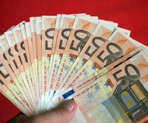 12.02.2016., Sibenik - Euro, jedinstvena europska valuta koja je u uporabi 1. sijecnja 1999. "nPhoto: Dusko Jaramaz/PIXSELL