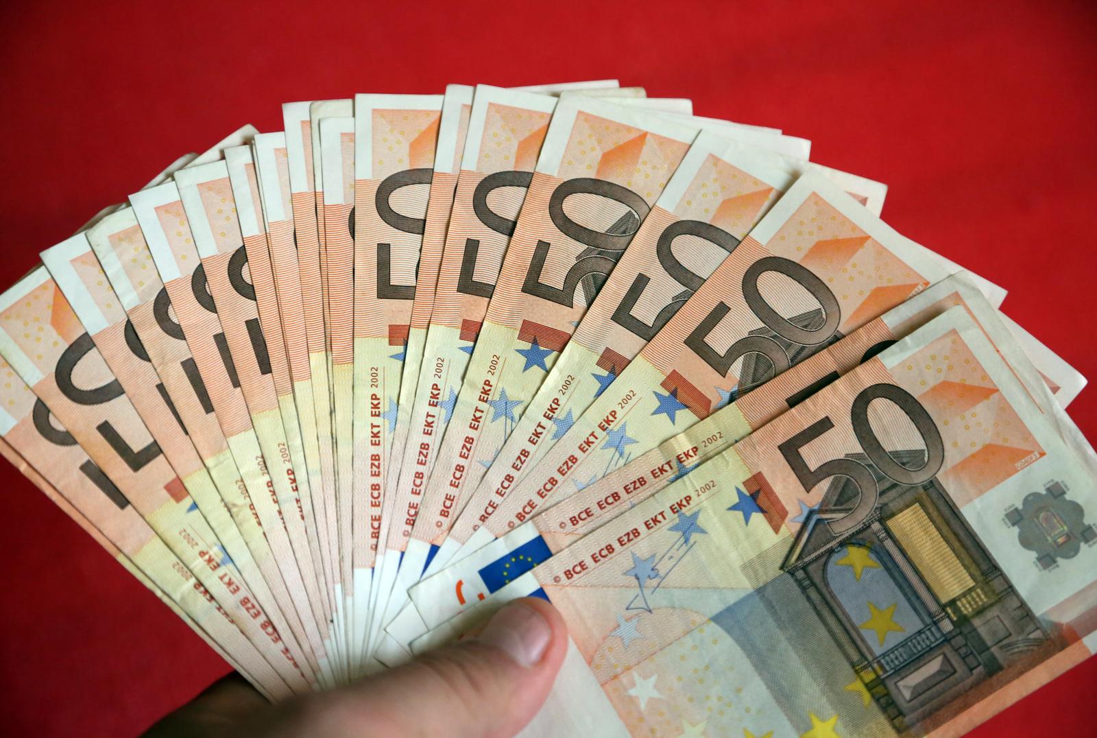 12.02.2016., Sibenik - Euro, jedinstvena europska valuta koja je u uporabi 1. sijecnja 1999. "nPhoto: Dusko Jaramaz/PIXSELL