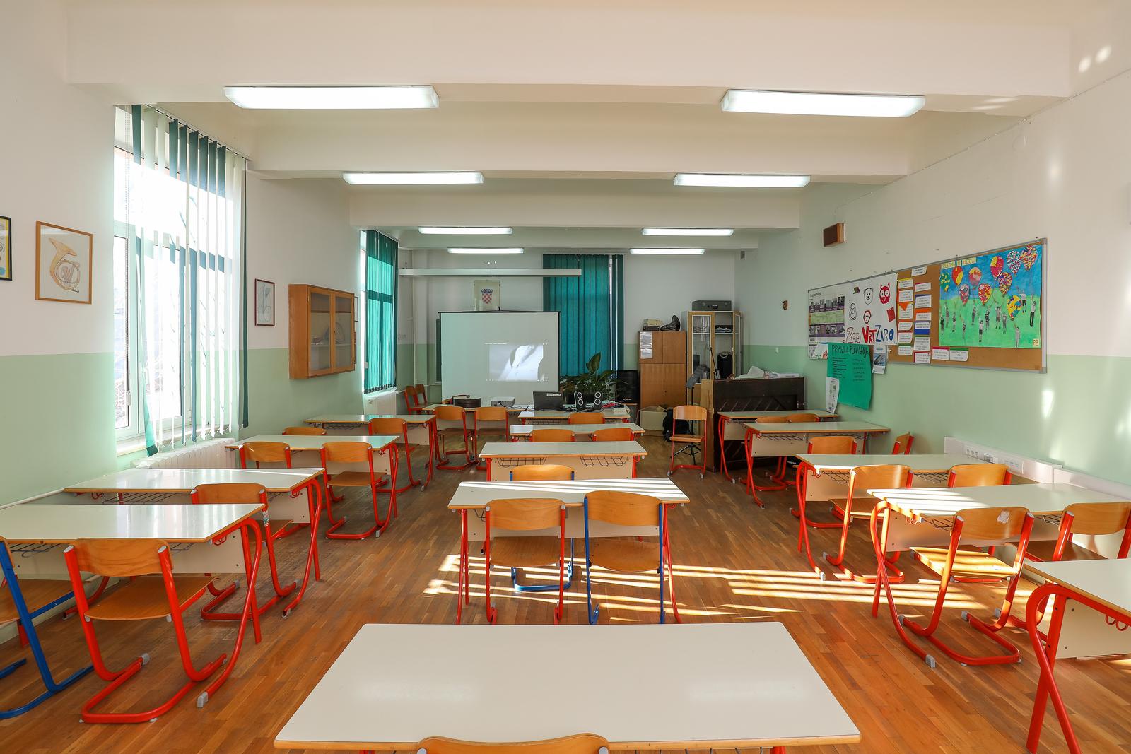 13.02.2023.., Pula - 
U OS “Monte Zaro” od prosinca je zabranjena upotreba mobitela, pametnih satova na satu kao i u kurgu skole dok su djeca u njemu. 
Branka Sironic Buic ravnateljica skole . Photo: Srecko Niketic/PIXSELL