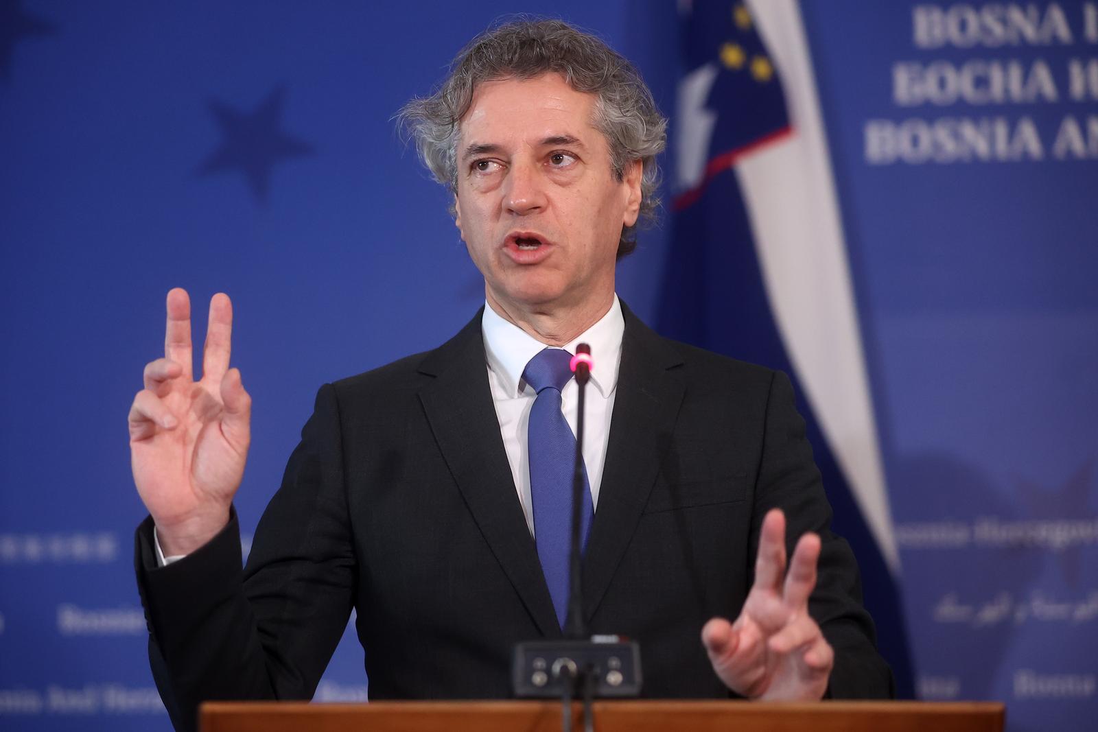 13.03.2023., Sarajevo, Bosna i Hercegovina - Predsjednik Vlade Republike Slovenije Robert Golob na konferenciji za medije nakon sastanka s predsjedateljicom Vijeca ministara BiH Borjanom Kristo. Photo: Armin Durgut/PIXSELL