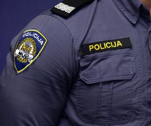 13.11.2019., Split - Djelatnik policijer Photo: Miranda Cikotic/PIXSELL