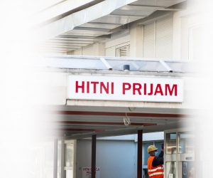 14.01.2022., Split - Ministrica Regionalnog razvoja i fondova Europske unije Natasa Tramisak i ravnatelj KBC Split Julije Mestrovic obisli su gradiliste Objedinjenog hitnog bolnickog prijema (OHBP) KBC-a Split-Firule. Tom prigodom odrzali su konferenciju za medije ispred gradilista OHBP-a, na kojoj su govorili i o projektu Regionalnog transfuzijskog centra, buduci da se oba kapitalna projekta KBC-a Split, na kojima su radovi u tijeku, sufinanciraju iz fondova Europske unije.
   Photo: Milan Sabic/PIXSELL