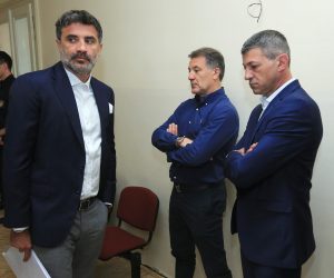 14.06.2017., Osijek - Na Zupanijskom sudu nakratko je nastavljeno sudjenjenje Zdravku i Zoranu Mamicu, bivsem direktoru Dinama Damiru Vrbanovicu i porezniku Milanu Pernaru. Prekinuto je jer se Zdravko Mamic odlucio braniti sam pa je odvjetnicima Slokovic i Prodanovicu otkazao punomoc. r"nPhoto: Davor Javorovic/PIXSELL
