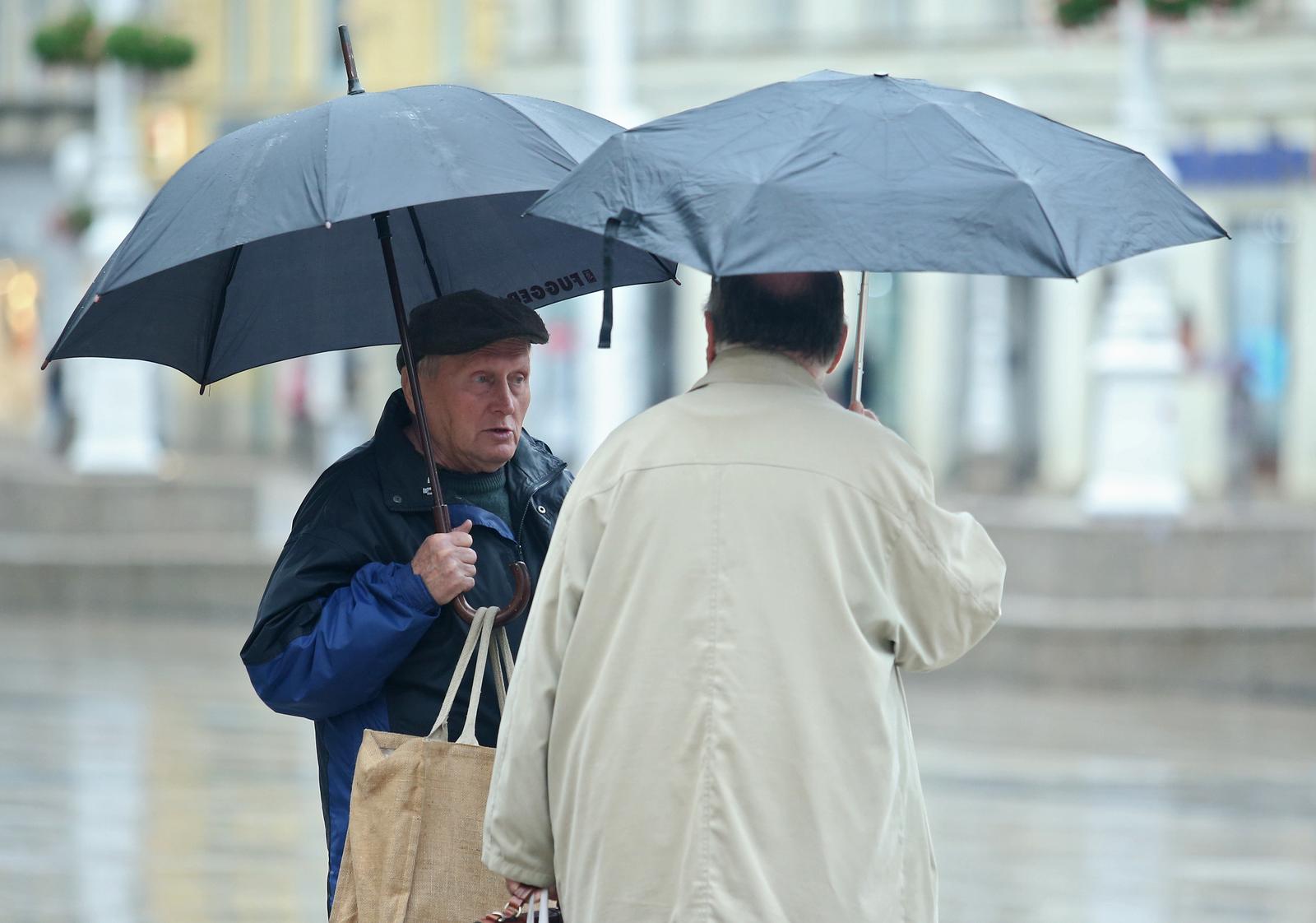 14.10.2015., Zagreb - Kisan prohladni dan u sredistu grada. Photo: Sanjin Strukic/PIXSELL