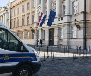 14.10.2020., Zagreb - Markov trg pod posebnim policijskim osiguranjem nakon ranjavanja policajca u pucnjavi.rPhoto: Davorin Visnjic/PIXSELL