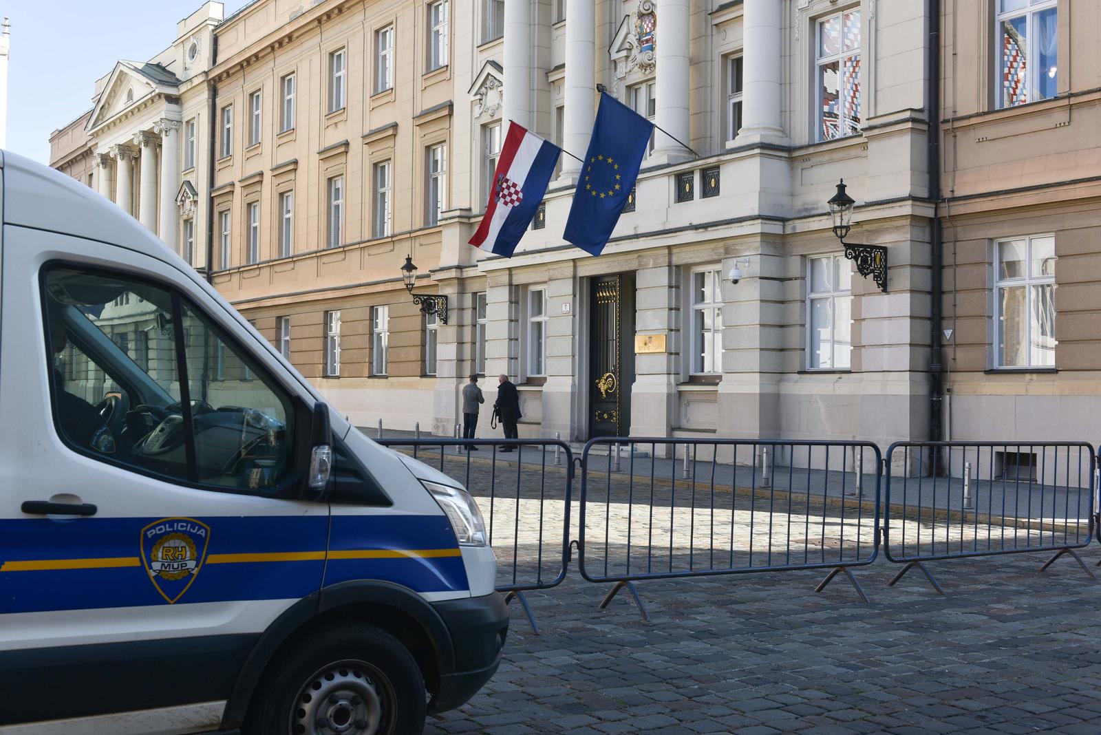 14.10.2020., Zagreb - Markov trg pod posebnim policijskim osiguranjem nakon ranjavanja policajca u pucnjavi.rPhoto: Davorin Visnjic/PIXSELL