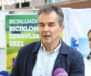15.09.2021., Zagreb - Ispred Nastavnog zavoda za javno zdravstvo Dr. Andrija Stampar odrzana je konferencija za medije u povodu biciklijade "Biciklom do zdravlja", koja se odrzava 18. rujna u sklopu Europskog tjedna mobilnosti. Biciklisticka utrka pocet ce na Bundeku, a zavrsiti na jezeru Kipisce u Svetoj Nedelji. ravnatelj Doma zdravlja Zagreb - Zapad Miroslav Hanzevacki Photo: Marko Prpic/PIXSELL