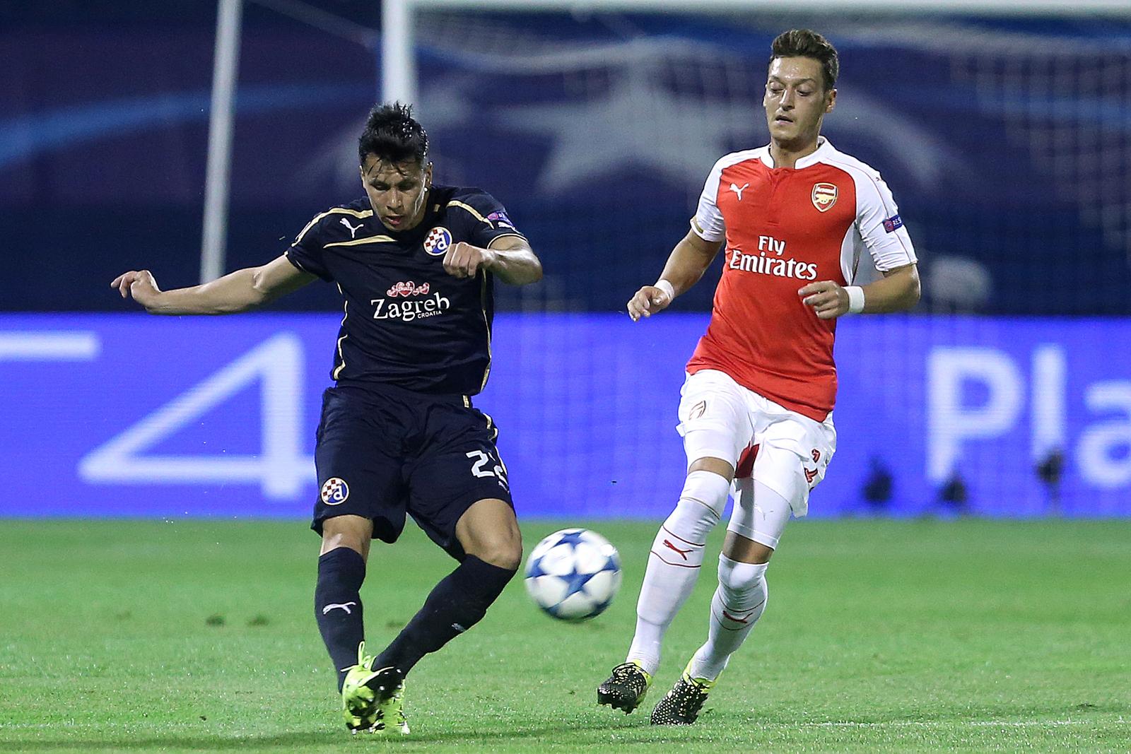 16.09.2015., stadion Maksimir, Zagreb - UEFA Liga prvaka, skupina F, 1. kolo, GNK Dinamo - Arsenal FC. Leonardo German Sigali, Mesut Ozil. "nPhoto: Goran Stanzl/PIXSELL