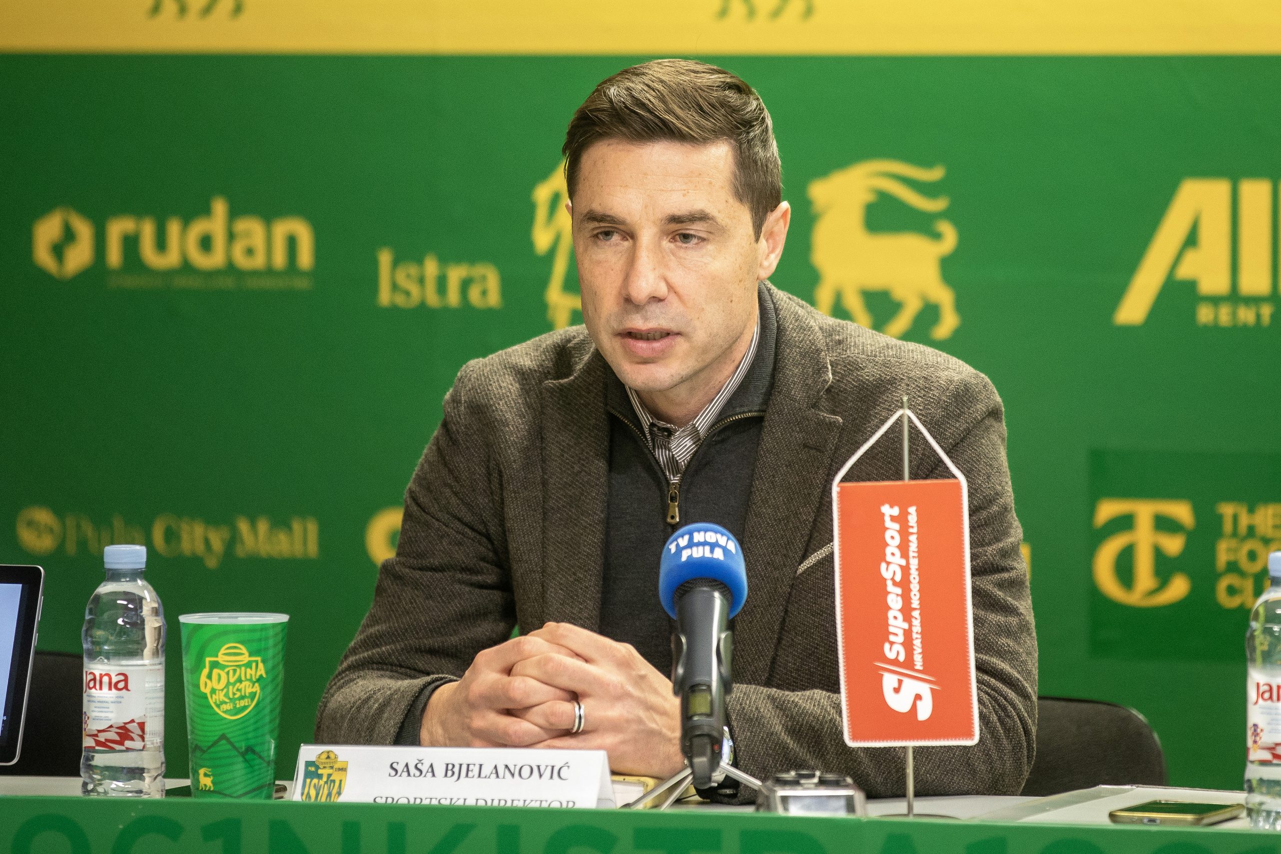 17.01.2023., Pula - Odrzana je konferencija za medije NK Istra 1961 povodom predstavljanja novih igraca. sportski direktor Sasa Bjelanovic Photo: Srecko Niketic/PIXSELL