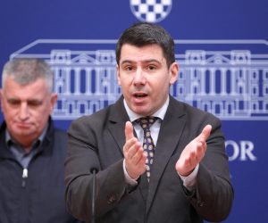 17.02.2023., Zagreb - Na  konferenciji za  medije Kluba zastupnika Mosta o temi „Pogodovanja HDZ-ovog nacelnika Joska Roscic u Baskoj vodi“ govorio je zastupnik Nikola Grmoja.
. Photo: Patrik Macek/PIXSELL