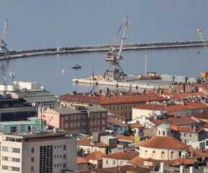 19.3.2023. Rijeka - Operacija izmjestanja mine zaostale iz Drugog svjetskog rata u Rijeckoj Luci.  Photo: Nel Pavletic/PIXSELL