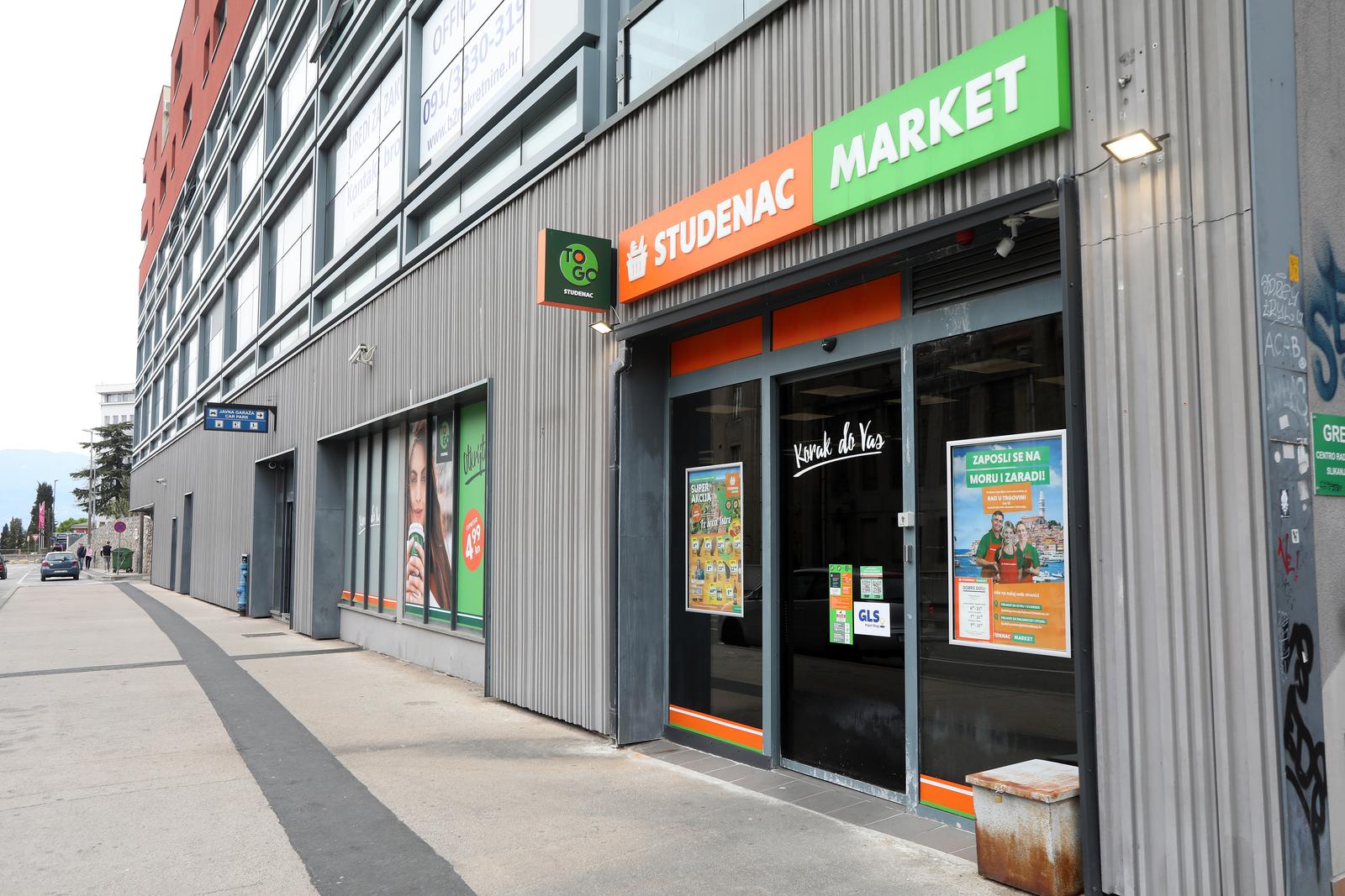 18.04.2022., Rijeka - Studenac market u Ulici Ivana Pavla ll. Photo: Goran Kovacic/PIXSELL