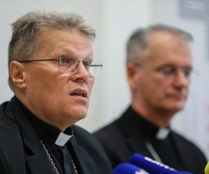 19.10.2022,Zagreb - Konferencija za novinare HBK (Hrvatske biskupske konferencije). Na konferenciji su govorili biskupi Djuro Hranic,Drazen Kutlesa( pred. HBK),Zelimir Puljic,Krunoslav Novak.  Photo: Jurica Galoic/PIXSELL