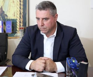 20.02.2023.,Sibenik-U uredu gradonacelnika Grada Sibenika odrzana je konferencija za medije.Tema konferencije je osvrt na dezinformacije vezane uz zemljiste nekadasnje tvornice TEF u Sibeniku te plaze Banj koje su putem medija plasirane u javnost te su uznemirile stanovnike Sibenika.Na konferenciji su, uz predstavnike Grada Sibenika i tvrtke Batizele d.o.o., govorili i predstavnici Zavoda za javno zdravstvo, Instituta Rudjer Boskovic te zastupnik u Hrvatskom saboru Franko Vidovic. Photo: Dusko Jaramaz/PIXSELL
