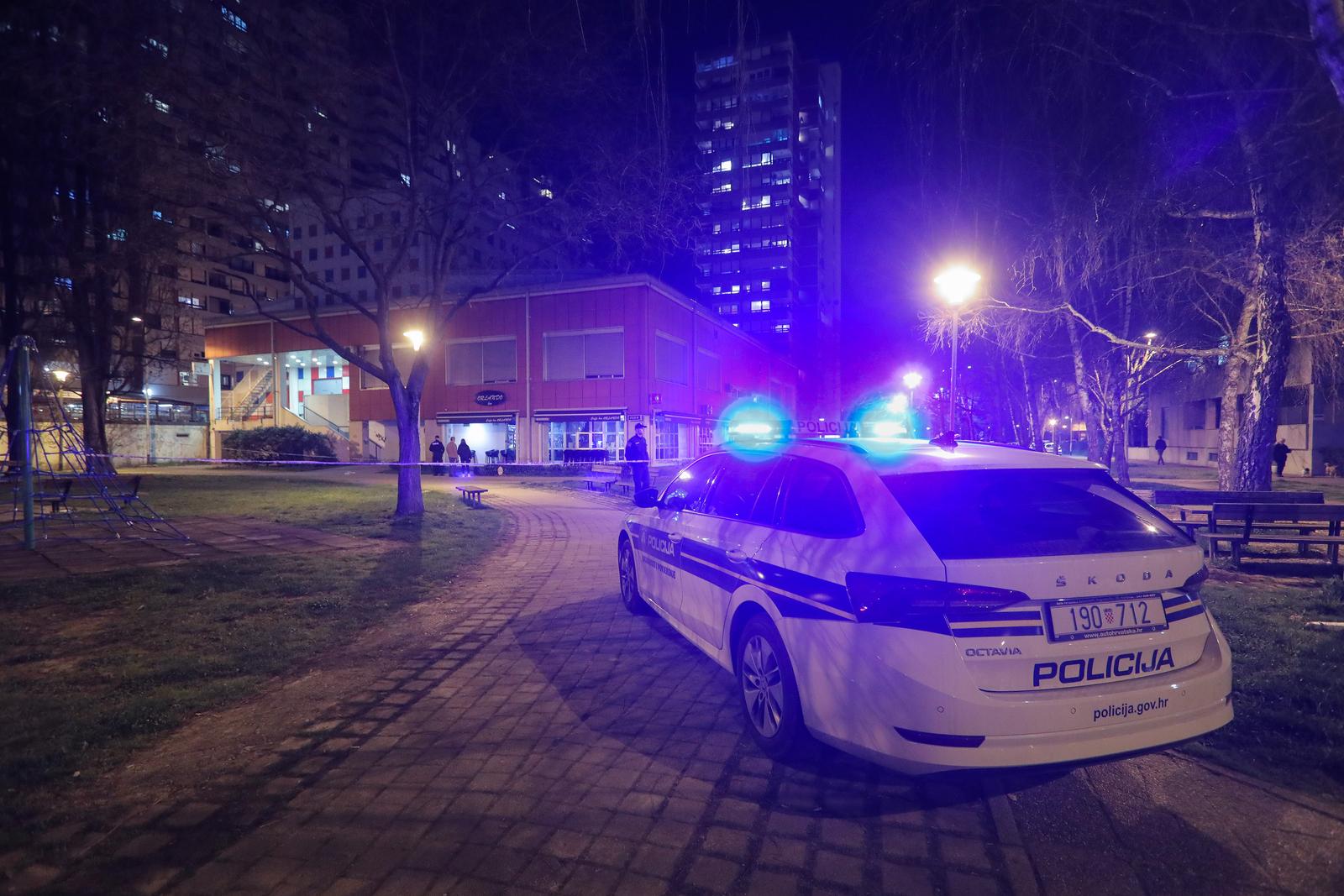 21.03.2023., Zagreb - U Ulici Bozidara Magovca, pred kaficem Orlando, dvojca muskaraca sukobila se na ulici pri cemu je jedan ranjen vatrenim oruzjem. Photo: Tomislav Miletic/PIXSELL