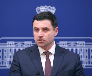 22.03.2023., Zagreb - Na konferenciji za medije kluba zastupnika Socijaldemokrati o temi  „Tresao se Zagreb, obnovilo se "nis"" govorili su zastupnici Davor Bernardic i Vesna Nadj. Photo: Patrik Macek/PIXSELL