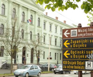 22.04.2022., Osijek - Privodjenje nacelnika Zlatka Pinjuha na Zupanijski sud u Osijeku. Photo: Dubravka Petric/PIXSELL