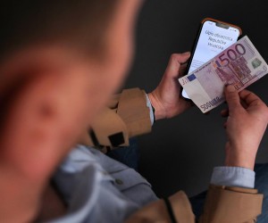 23.02.2023., Zagreb, Ministarstvo financija objavilo je javni poziv za izdavanje obveznica koje su ponudjene gradjanima. Upis pocinje u srijedu i trajat ce tjedan dana u poslovnicama banaka koje sudjeluju u tom postupku. Najmanji ulog je 500 eura, a rok dospijeca dvije godine. Kamatna stopa je 3,25 posto. Prvim tzv. narodnim obveznicama u novijoj hrvatskoj povijesti Vlada zeli prikupiti milijardu eura Photo: Emica Elvedji/PIXSELL