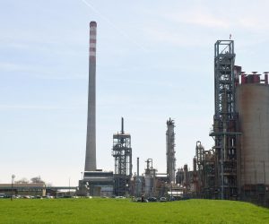 23.03.2023.,Kutina - Zeljko Klaus, predsjednik Sindikata EKN- a Hrvatske, Davor Rakic, glavni povjerenik EKN-a Petrokemije i Damir Batria, glavni povjerenik Sindikata DEMOS-HUS Petrokemija odrzali su konferenciju za medije na temu "Problemi u Petrokemiji".
   Photo: Nikola Cutuk/PIXSELL