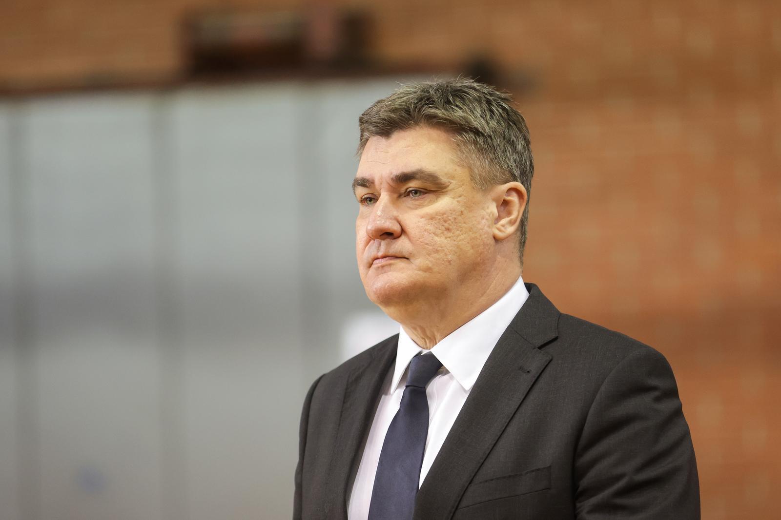 24.02.2023., Zagreb - Predsjednik Republike i vrhovni zapovjednik Oruzanih snaga Republike Hrvatske sudjelovao je na obiljezavanju 29. obljetnice Pocasno-zastitne bojne i Dana vojne kapelanije Sveti Valentin u vojarni 1. hrvatski gardijski zbor na Tuskancu. Za osobiti doprinos razvitku i ugledu Republike Hrvatske i dobrobiti njezinih gradjana Predsjednik Republike odlikovao je Redom hrvatskog pletera pripadnike Pocasno-zastitne bojne.  Photo: Luka Stanzl/PIXSELL
