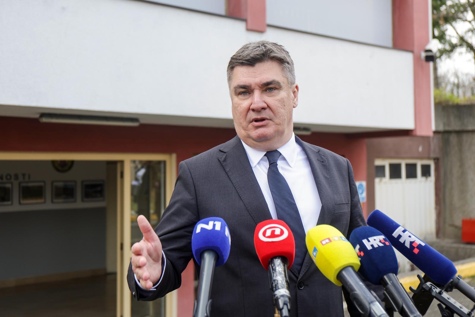 24.02.2023., Zagreb - Predsjednik Republike i vrhovni zapovjednik Oruzanih snaga Republike Hrvatske sudjelovao je na obiljezavanju 29. obljetnice Pocasno-zastitne bojne i Dana vojne kapelanije Sveti Valentin u vojarni 1. hrvatski gardijski zbor na Tuskancu. Za osobiti doprinos razvitku i ugledu Republike Hrvatske i dobrobiti njezinih gradjana Predsjednik Republike odlikovao je Redom hrvatskog pletera pripadnike Pocasno-zastitne bojne.  Photo: Luka Stanzl/PIXSELL