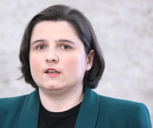24.03.2023., Zagreb - Na konferenciji za medije odrzanoj u Saboru o osobnim asistentima za roditelje njegovatelje govorila je zastupnica Jelena Milos. Photo: Patrik Macek/PIXSELL