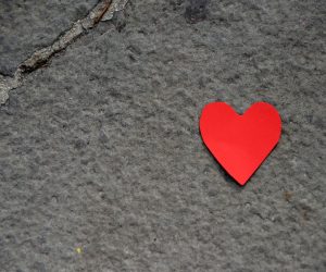 25.02.2023., Pula - Povodom nedavnog, a jos uvijek nerazrijesenog slucaja ozljedjivanja maloljetnika u Puli, na gradskom je Forumu odrzan miran prosvjed protiv vrsnjackog nasilja pod nazivom "Tisinom protiv nasilja". Photo: Sasa Miljevic/PIXSELL