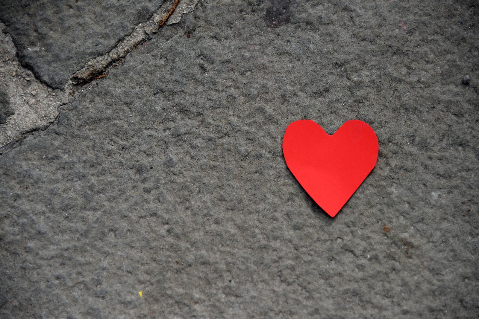 25.02.2023., Pula - Povodom nedavnog, a jos uvijek nerazrijesenog slucaja ozljedjivanja maloljetnika u Puli, na gradskom je Forumu odrzan miran prosvjed protiv vrsnjackog nasilja pod nazivom "Tisinom protiv nasilja". Photo: Sasa Miljevic/PIXSELL