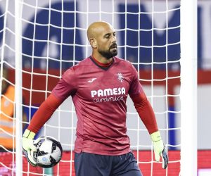 25.08.2022., stadion Poljud, Split - Uzvratna utakmica doigravanja za UEFA Konferencijsku Ligu, HNK Hajduk - Villarreal CF. Pepe Reina
  Photo: Miroslav Lelas/PIXSELL