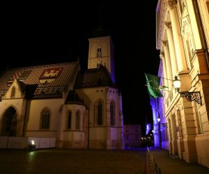 26.02.2022., Zagreb - Zgrade Vlade i Sabora zasvijetlile u bojama Ukrajinske zastave. Photo: Luka Stanzl/PIXSELL