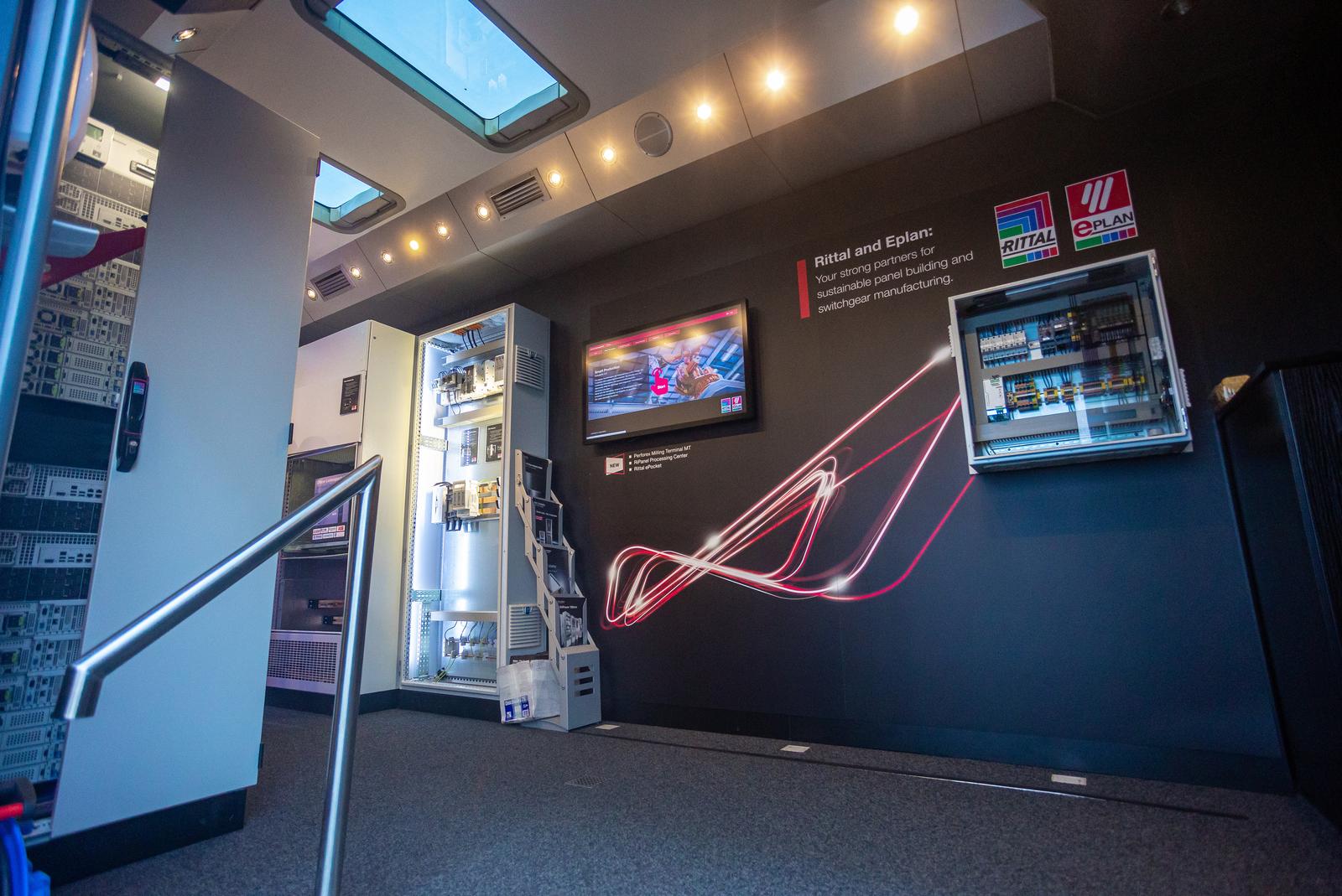 27.10.2022., Osijek - Konferencija za medije u povodu otvorenja poslovne zgrade i proizvodnog pogona tvrtke Comcross Croatia, telekomunikacijske i elektricarske tvrtke iz Osijeka koja se bavi postavljanjem 5G telekomunikacijske opreme. Photo: Davor Javorovic/PIXSELL