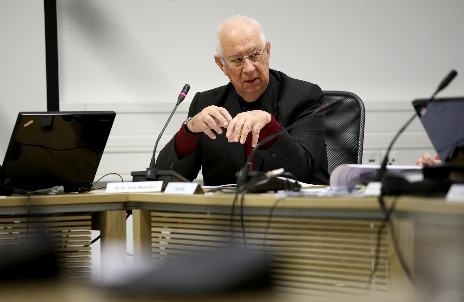 28.02.2017., Zagreb - Sjednica Programskog vijeca HRT-a, na kojoj se izmedju ostaloga raspravljalo o ispunjenju obveza Hrvatske radiotelevizije uredjenih ugovorom s Vladom, ali i o nerijesenim zakljuccima" o ugovaranju neovisne produkcije na HRT-u i programske sheme javne radiotelevizije. Programsko vijece HRTa  Ivica Mastruko.rPhoto: Igor Kralj/PIXSELL