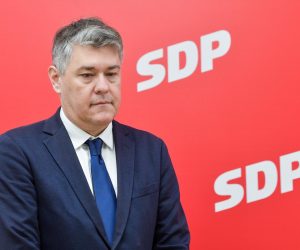 28.02.2023., Zagreb- Konferenciju za medije u Sdp-u pod nazivom "Inflacija i ocuvanje kupovne moci gradjana". Potpredsjednik SDP-a Sinisa Hajdas Doncic, saborski zastupnik Boris Lalovac te voditelj SDP-ovog Savjeta za gospodarstvo JosipTica.                                    Photo: Sandra Simunovic/PIXSELL