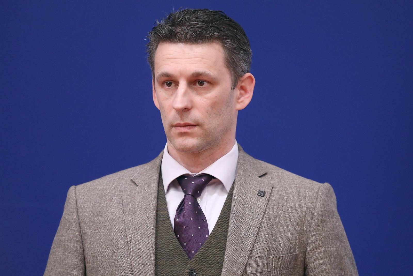 28.03.2023., Zagreb - Na konferenciji za medije Kluba zastupnika Mosta odrzanoj u Saboru o temi „Djecji doplatak pravo je djeteta, a ne socijalna mjera“ govorili su Petra Madic i Bozo Petrov. Photo: Patrik Macek/PIXSELL