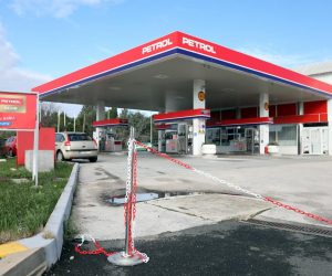28.12.2022.,Sibenik-Petrol je privremeno između 12 i 13 sati  zatvario prodajna mjesta  jer zele reci NE regulaciji cijena goriva.
 Photo: Dusko Jaramaz/PIXSELL