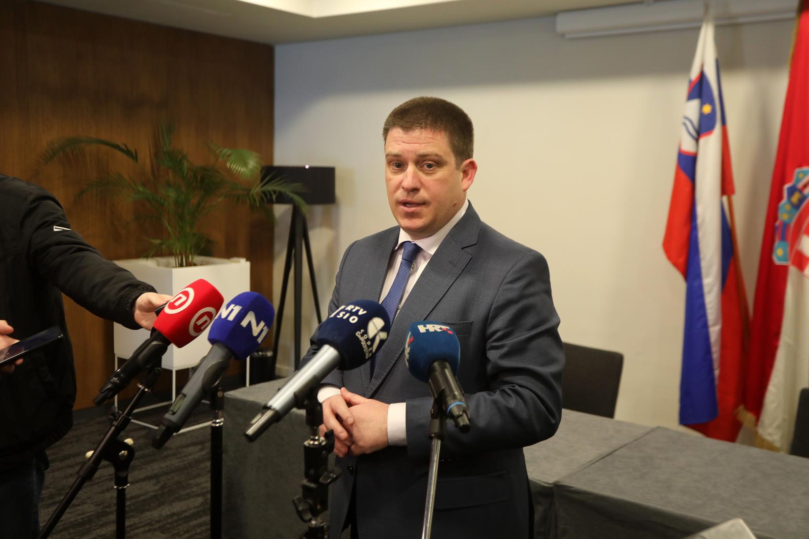 29.03.2023., Opatija - Hrvatsko Slovenski poslovni fotum "Javna ulaganja u graditeljstvu 2023." u hotelu Ambasador. Ministrar mora, prometa i infrastrukture RH Oleg Butkovic i ministrica infrastrukture Slovenije Alenka Bratusek potpisali su Sporazum o izgradnji mosta preko potoka Kamenica izmedju naselja Obrez i Bozakovo.

  Photo: Goran Kovacic/PIXSELL