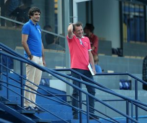 29.07.2013., Zagreb - Trening GNK Dinamo uoci prve utakmice 3. pretkola Lige prvaka protiv FC Sheriff - Tiraspol. Iako je prije treninga jaki vjetar potrgao veci dio plavih cerada i nosio po zraku velike zeljezne reklame, trening Dinama ipak je odrzan. Zoran i Zdravko Mamic dosli su pogledati trening te se iznenadili sto je vjetar sve unistio.r"nPhoto: Sanjin Strukic/PIXSELL