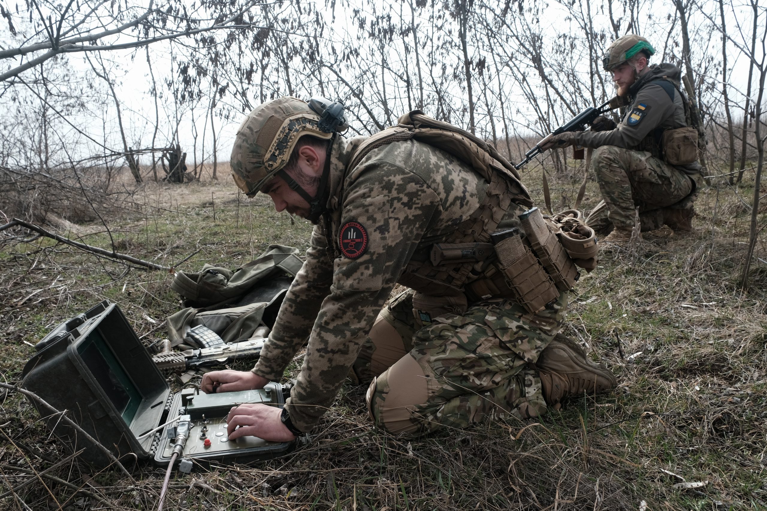 epa10528829 Members of Ukraine's Armed Forces 80th Separate Air Assault Brigade set up a position with an anti-tank guided missile (ATGM) system 'Stugna', at an undisclosed location near the frontline city of Bakhmut, eastern Ukraine, 17 March 2023, amid Russia's invasion. The frontline city of Bakhmut, a key target for Russian forces, has seen heavy fighting for months. Russian troops on 24 February 2022, entered Ukrainian territory, starting a conflict that has provoked destruction and a humanitarian crisis.  EPA/MARIA SENOVILLA