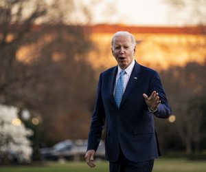 epa10496084 US President Joe Biden walks on the South Lawn of the White House after arriving on Marine One in Washington, DC, USA, 28 February 2023. President Biden discussed his plan to protect American access to affordable health care in Virginia Beach.  EPA/Al Drago / POOL