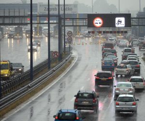 25.08.2013., Zagreb - Naplatna postaja Lucko prometuje normalno bez kilometarskih kolona na ulazu i izlazu. Photo: Marko Prpic/PIXSELL