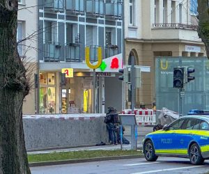 epa10514051 Police secure the perimeter at a pharmacy where a hostage-taking in Karlsruhe, Germany, 10 March 2023. Police in Karlsruhe told public to avoid the area as a hostage was taken in a pharmacy.  EPA/Fabian Geyer/ER24