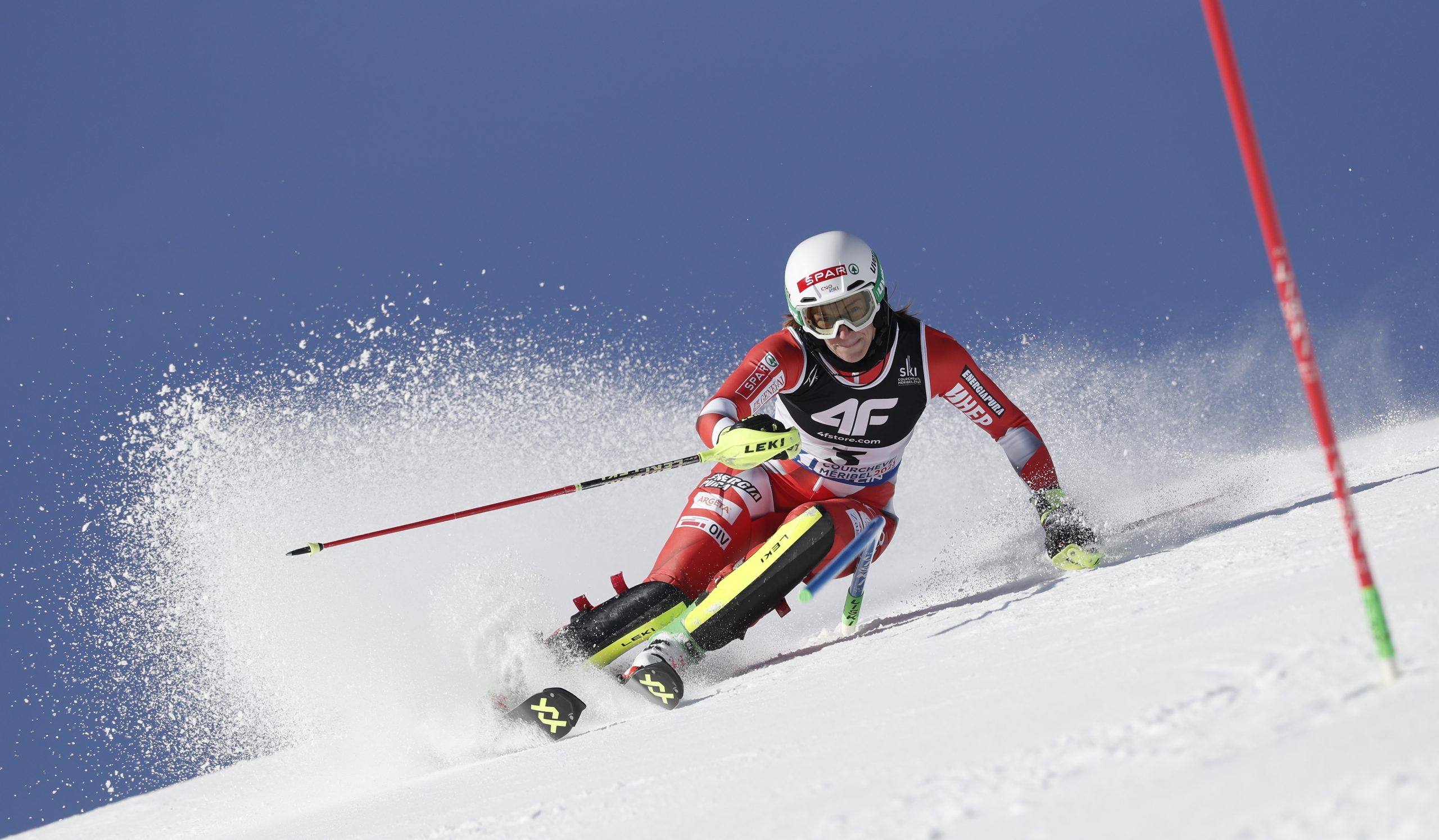 epa10474283 Leona Popovic of Croatia in action during the 1st run in the Women's Slalom event at the FIS Alpine Skiing World Championships in Meribel, France, 18 February 2023.  EPA/GUILLAUME HORCAJUELO