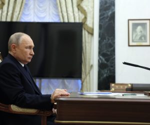 epa10543195 Russian President Vladimir Putin during his meeting with Transport Minister Vitaly Savelyev in Moscow, Russia 25 March 2023.  EPA/GAVRIIL GRIGOROV / SPUTNIK / KREMLIN POOL MANDATORY CREDIT