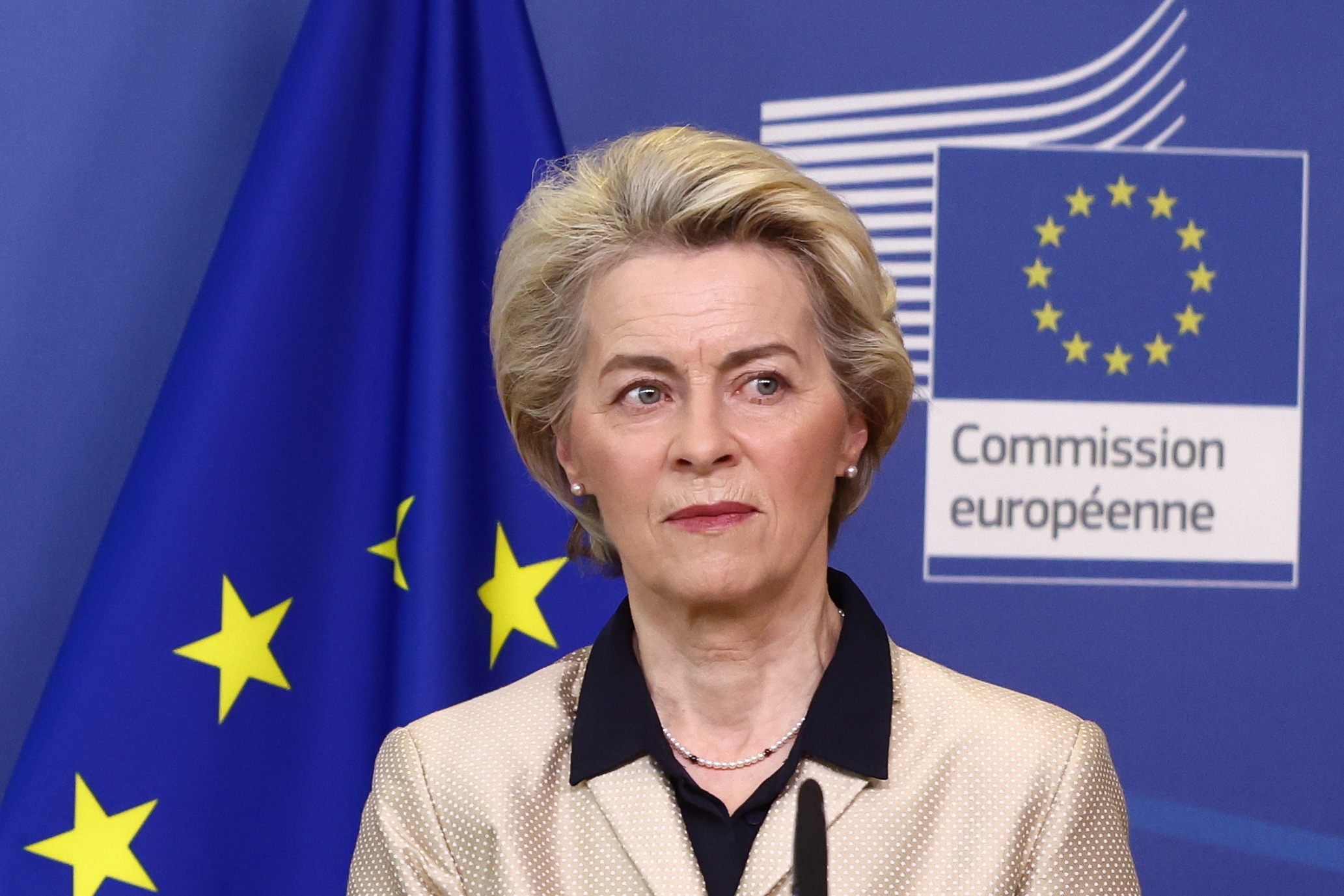 epa10470165 President of the European Commission Ursula von der Leyen gives a joint press statement with the French Prime Minister (not pictured) ahead of a meeting at the European Commission headquarters in Brussels, Belgium, 16 February 2023.  EPA/STEPHANIE LECOCQ