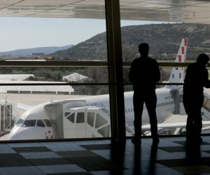 16.03.2023., Split -  Juniori NK Hajduka  sletjeli su u  zracnu luka Split nakon sto su jucer u cetvrtfinalu  junuorske Lige prvaka svladali  Borussiu Dortmunt , cime su se plasirali na zavrsni turnir Lige prvaka  Photo: Zvonimir Barisin/PIXSELL