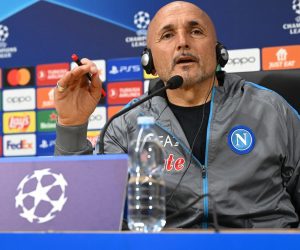 epa10522762 SSC Napoli's head coach Luciano Spalletti attends a press conference on the eve of the UEFA Champions League round of 16 second leg soccer match SSC Napoli vs Eintracht Frankfurt at the Diego Armando Maradona stadium in Naples, Italy, 14 March 2023.  EPA/CIRO FUSCO