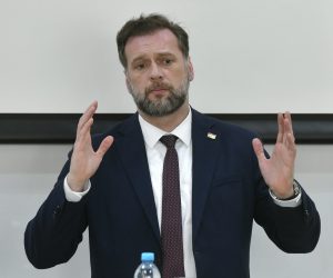 Zagreb, 27.03.2023. - Ministar obrane Mario Banožić najavio je u ponedjeljak da će uskoro biti povećan iznos mjesečne stipendije kadeta Hrvatskog vojnog učilišta (HVU), kao poticaj za njihovo dodatno usavršavanje, priopćilo je Ministarstvo obrane (MORH). foto HINA/ MORH/ T. Brandt/ ml