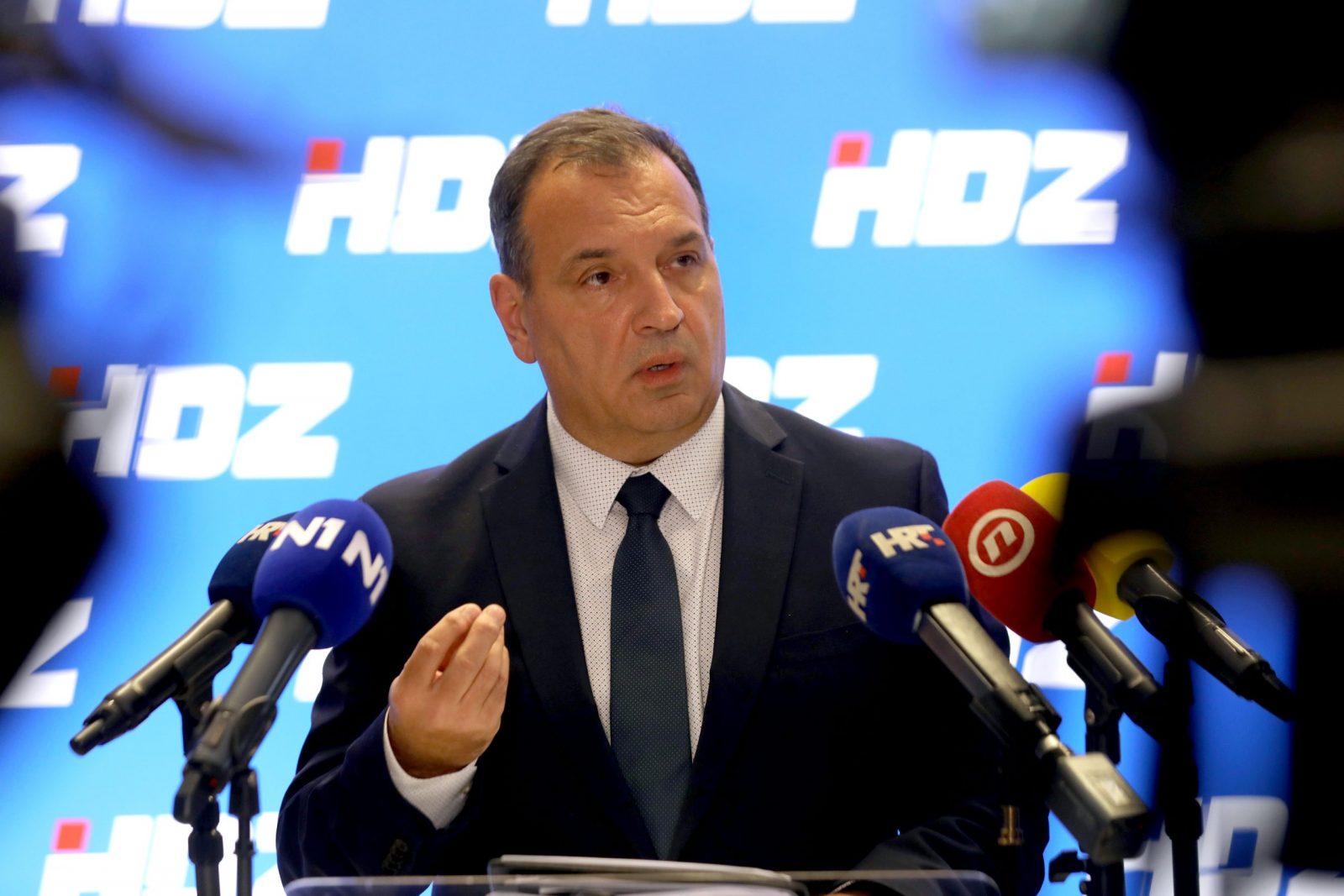 Zagreb, 03.04.2023.-  Izjave nakon sjednice šireg Predsjedništva HDZ-a. Na fotografiji Vili Beroš.   foto HINA/ Daniel KASAP/ dk